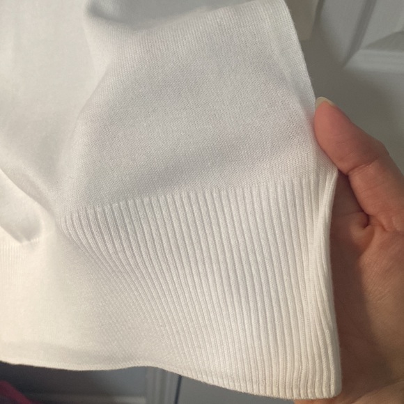 BCBGMaxaZria white sweater with short sleevesNWOT - Picture 4 of 12